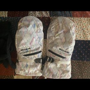 Burton women’s ski mittens